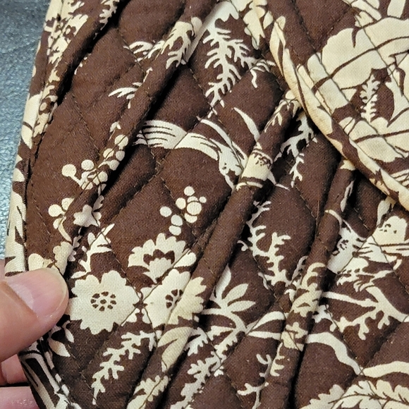 Vera Bradley Imperial Toile Saddle up Crossbody/shoulder bag. Brown & White - Picture 4 of 9